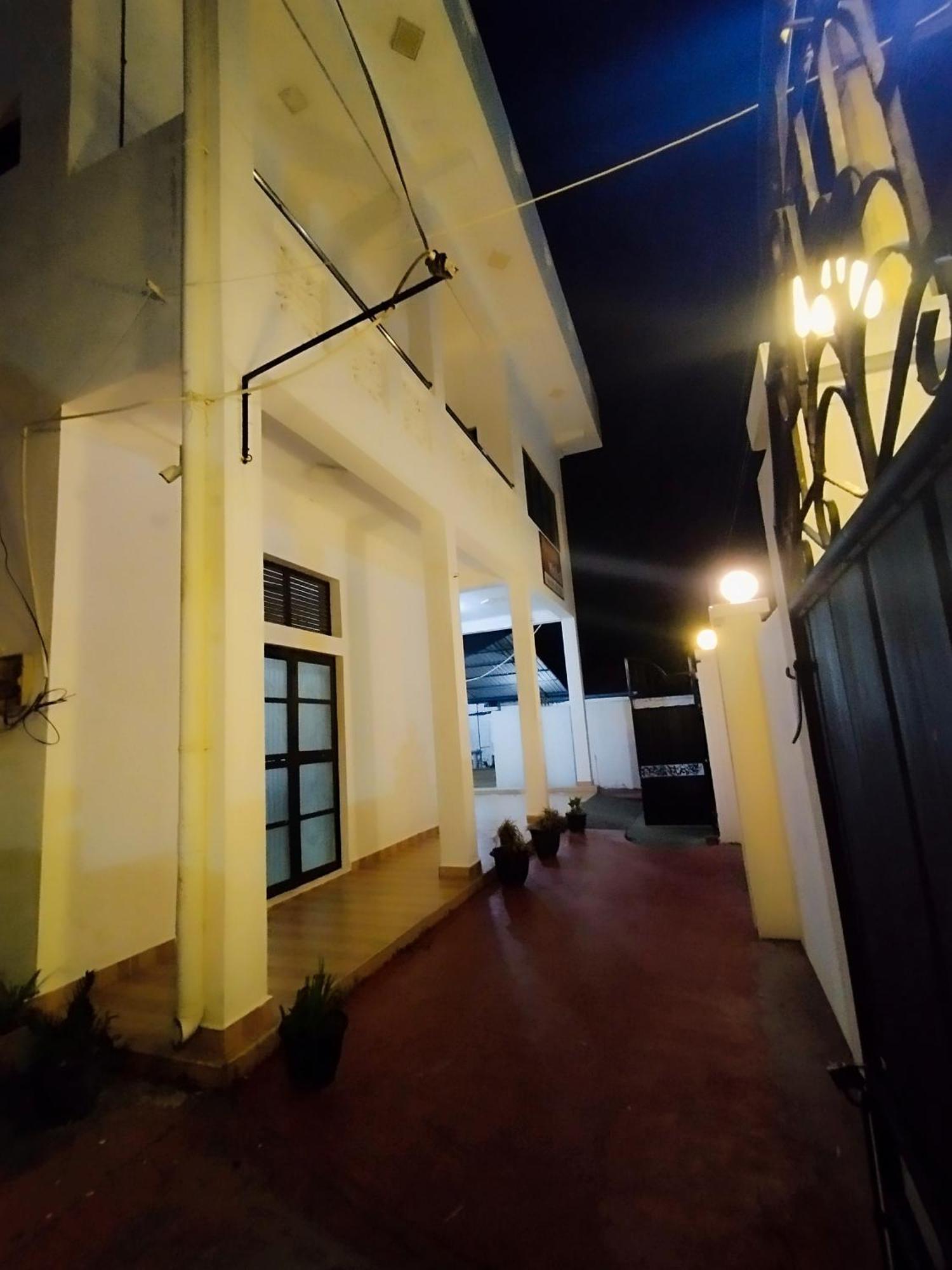Hotel Rayyan Mahal Puttalam Exterior foto